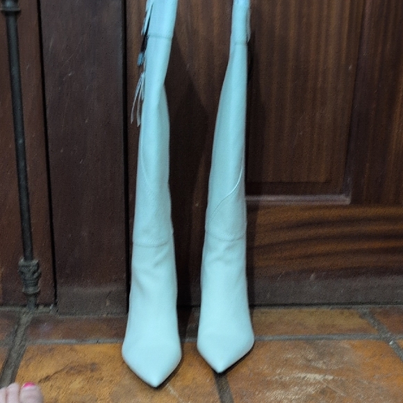 Zara Elegant White Heeled Boots - Picture 1 of 4